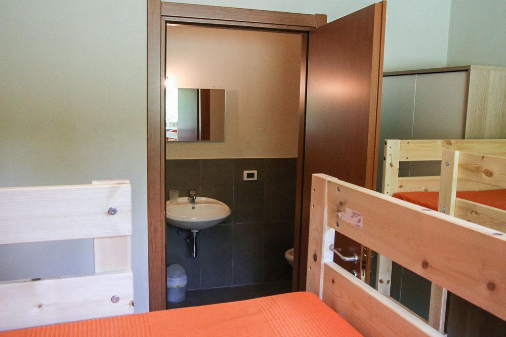Oasi Hostel Merone ภายนอก รูปภาพ
